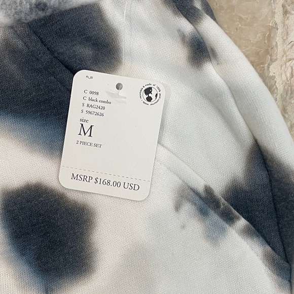 NWT Free People Kelly Washed Black / White Fleece Shorts (Size M) - Picture 6 of 7